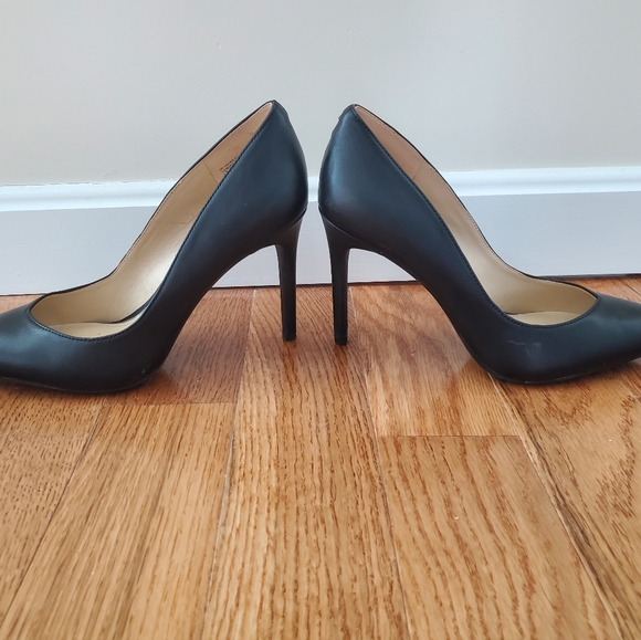 Black Jessica Simpson heels - Picture 4 of 4